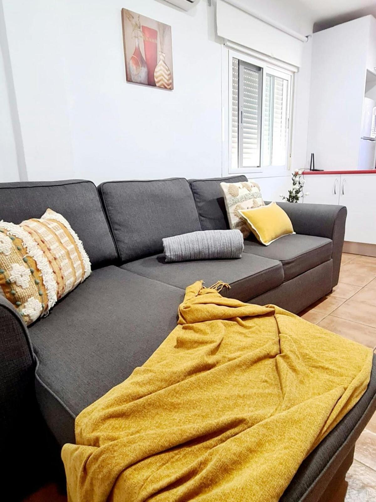 Bonito Apartamento Con Terraza - Pedregalejo Playa มาลากา ภายนอก รูปภาพ